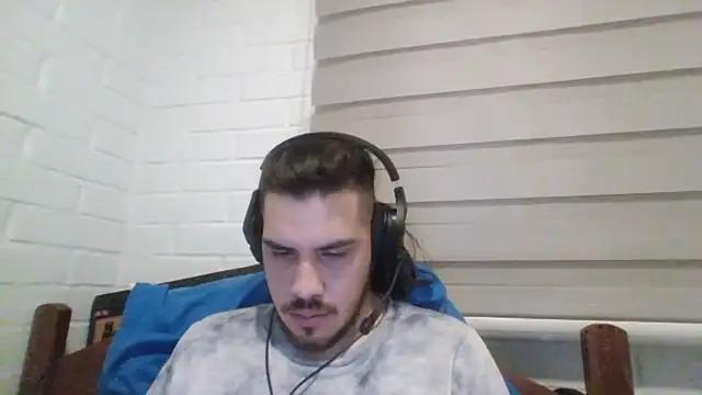 Snapshot of hung_weeb chatting on January 2025 03:15:01 AM hung weeb online show from January 2025 03:15:01 AM