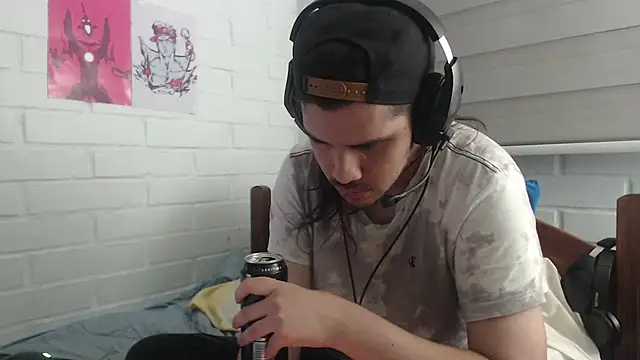 Snapshot of hung_weeb chatting on February 2025 02:45:01 AM hung weeb online show from February 2025 02:45:01 AM