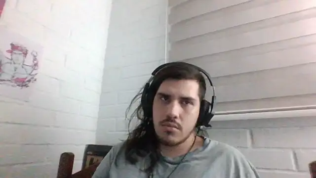 Snapshot of hung_weeb chatting on February 2025 02:04:01 AM hung weeb online show from February 2025 02:04:01 AM