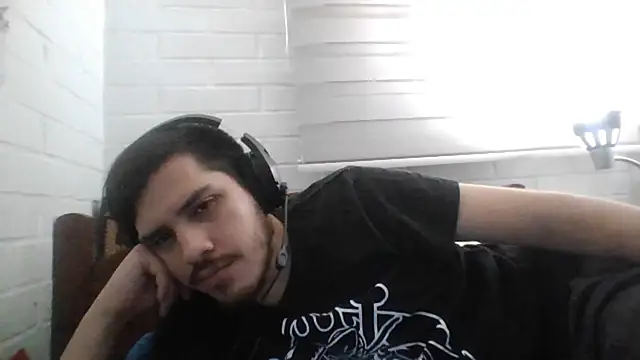 Snapshot of hung_weeb chatting on March 2025 03:40:01 AM hung weeb online show from March 2025 03:40:01 AM