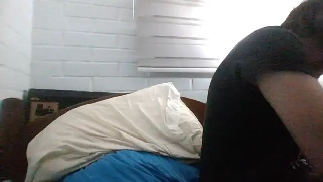 Snapshot of hung_weeb chatting on March 2025 03:29:02 AM hung weeb online show from March 2025 03:29:02 AM