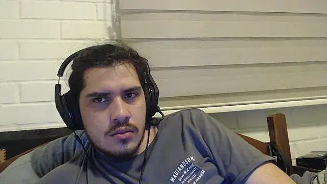 Snapshot of hung_weeb chatting on October 2025 01:16:01 AM hung weeb online show from October 2025 01:16:01 AM