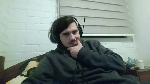 Snapshot of hung_weeb chatting on May 2026 03:36:02 AM hung weeb online show from May 2026 03:36:02 AM