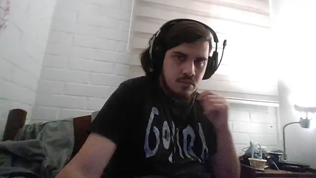 Snapshot of hung_weeb chatting on June 2026 10:24:02 PM hung weeb online show from June 2026 10:24:02 PM