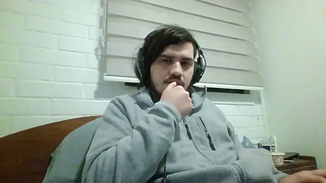 Snapshot of hung_weeb chatting on June 2026 01:19:02 AM hung weeb online show from June 2026 01:19:02 AM