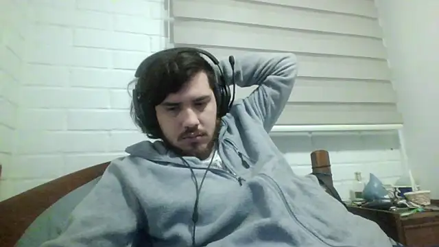 Snapshot of hung_weeb chatting on June 2026 02:36:01 AM hung weeb online show from June 2026 02:36:01 AM