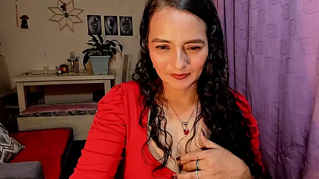 emma luxy online show from April 2026 11:10:01 PM