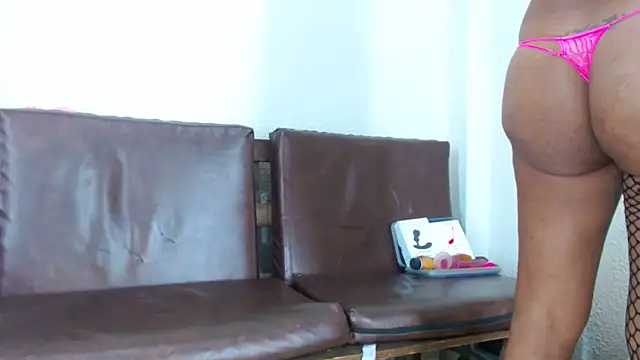 Courtney Valeria online show from March 2025 07:07:02 PM