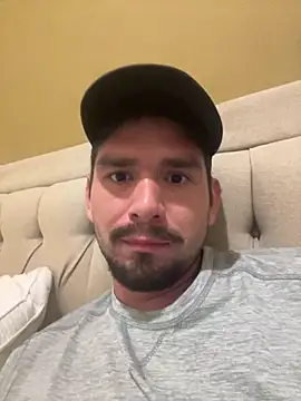 Snapshot of Tomthelong chatting on March 2025 07:37:02 AM Tomthelong online show from March 2025 07:37:02 AM