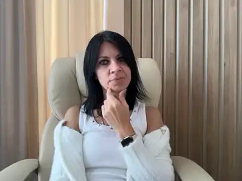 Snapshot of InjaAtHome chatting on September 2025 06:24:01 AM InjaAtHome online show from September 2025 06:24:01 AM