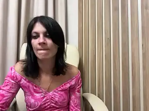 Snapshot of InjaAtHome chatting on September 2025 06:42:01 PM InjaAtHome online show from September 2025 06:42:01 PM