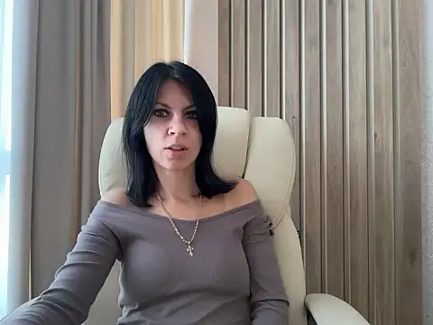 Snapshot of InjaAtHome chatting on September 2025 05:42:01 AM InjaAtHome online show from September 2025 05:42:01 AM