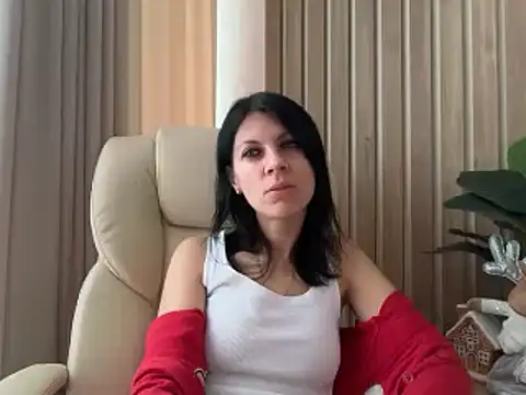 Snapshot of InjaAtHome chatting on December 2025 07:02:02 AM InjaAtHome online show from December 2025 07:02:02 AM