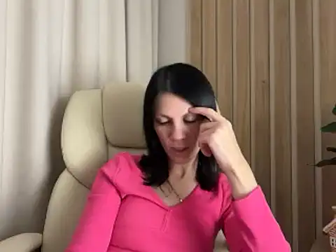 Snapshot of InjaAtHome chatting on December 2025 07:31:01 PM InjaAtHome online show from December 2025 07:31:01 PM