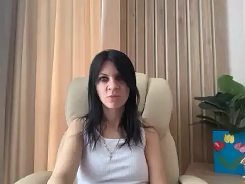 Snapshot of InjaAtHome chatting on April 2026 06:40:02 AM InjaAtHome online show from April 2026 06:40:02 AM