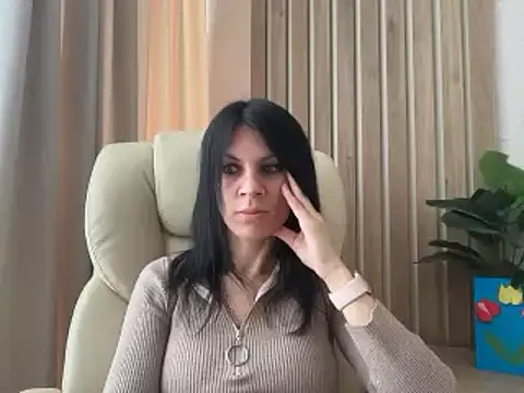 Snapshot of InjaAtHome chatting on April 2026 06:14:01 AM InjaAtHome online show from April 2026 06:14:01 AM