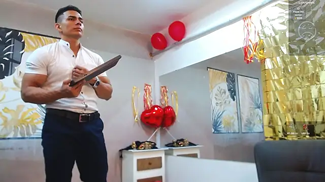 Snapshot of ChoreyTaiylor chatting on March 2025 02:32:02 PM ChoreyTaiylor online show from March 2025 02:32:02 PM