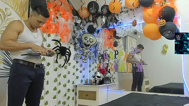 Snapshot of ChoreyTaiylor chatting on October 2025 02:13:02 PM ChoreyTaiylor online show from October 2025 02:13:02 PM