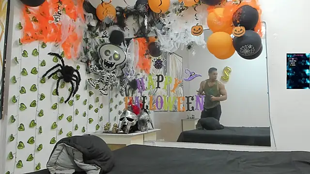 Snapshot of ChoreyTaiylor chatting on October 2025 02:52:01 PM ChoreyTaiylor online show from October 2025 02:52:01 PM