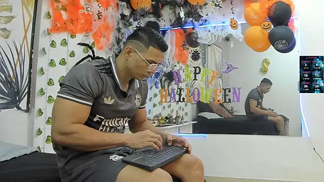 Snapshot of ChoreyTaiylor chatting on November 2025 02:30:02 PM ChoreyTaiylor online show from November 2025 02:30:02 PM