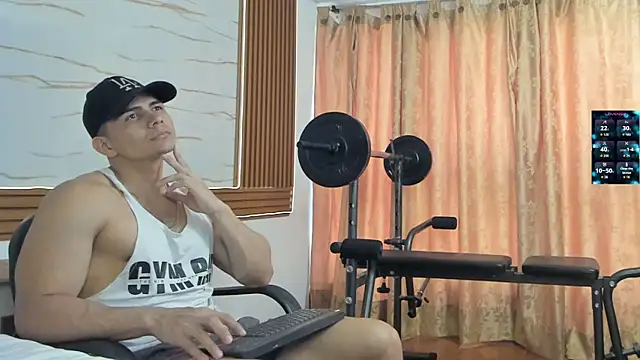 Snapshot of ChoreyTaiylor chatting on November 2025 04:18:02 PM ChoreyTaiylor online show from November 2025 04:18:02 PM