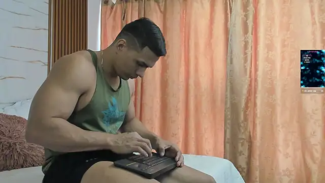 Snapshot of ChoreyTaiylor chatting on November 2025 02:39:01 PM ChoreyTaiylor online show from November 2025 02:39:01 PM