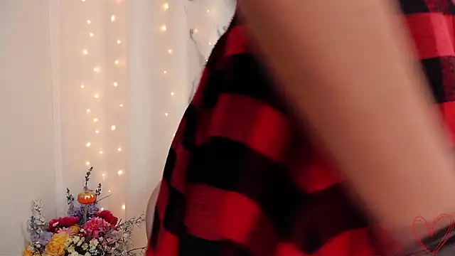 Snapshot of City_Kat chatting on December 2024 02:09:01 AM City Kat online show from December 2024 02:09:01 AM