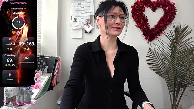 Snapshot of City_Kat chatting on January 2025 07:12:01 PM City Kat online show from January 2025 07:12:01 PM