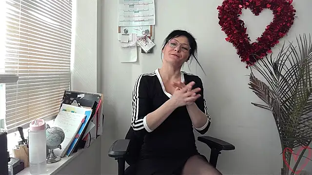 Snapshot of City_Kat chatting on February 2025 06:24:01 PM City Kat online show from February 2025 06:24:01 PM