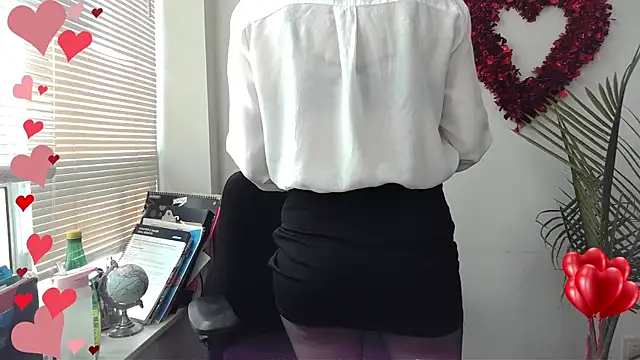 Snapshot of City_Kat chatting on February 2025 03:18:02 PM City Kat online show from February 2025 03:18:02 PM