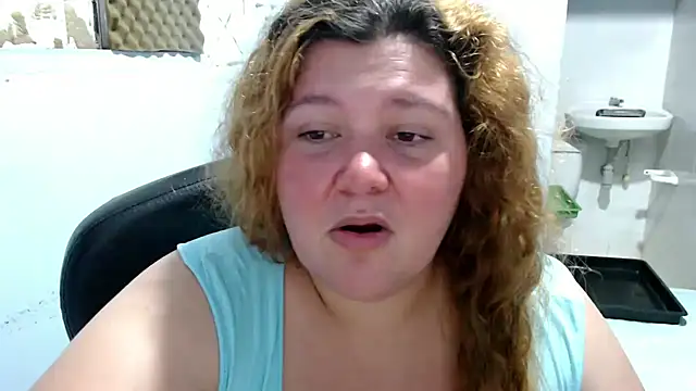 Snapshot of squirt322bbw chatting on May 2026 04:07:02 AM squirt322bbw online show from May 2026 04:07:02 AM