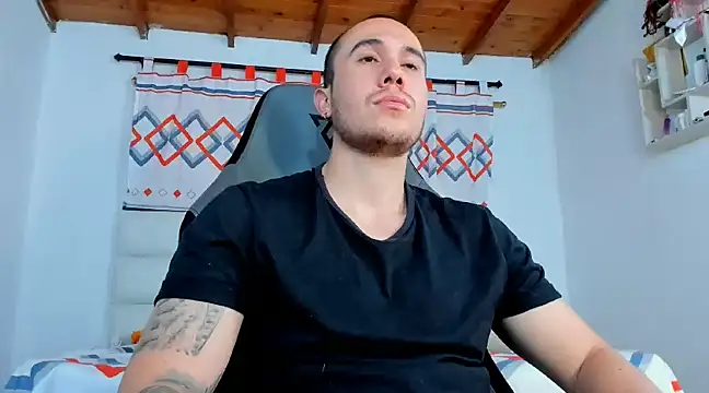 juan  jimenez online show from March 2025 06:26:02 PM