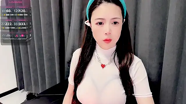candy-yiyi online show from April 2026 01:19:02 AM