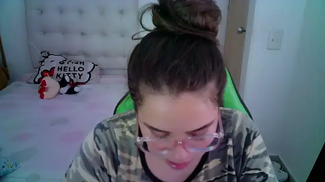  alicia z online show from December 2024 07:49:01 PM