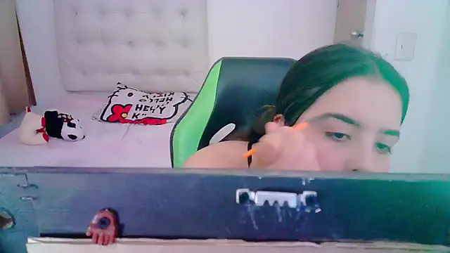  alicia z online show from December 2024 05:37:02 PM