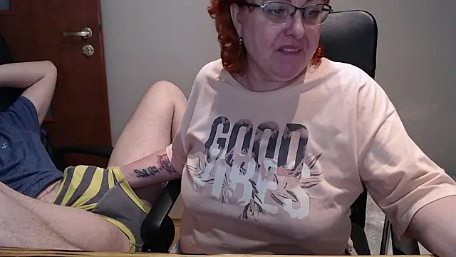 Snapshot of JoannaAndNeighbour chatting on January 2025 07:21:02 PM JoannaAndNeighbour online show from January 2025 07:21:02 PM