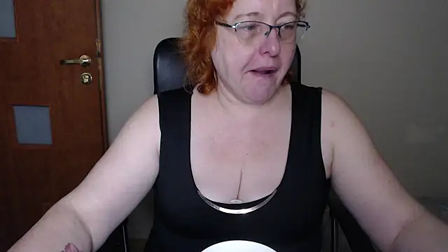 Snapshot of JoannaAndNeighbour chatting on January 2025 07:58:01 AM JoannaAndNeighbour online show from January 2025 07:58:01 AM