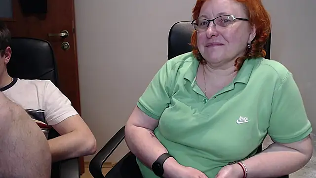 Snapshot of JoannaAndNeighbour chatting on January 2025 04:20:01 PM JoannaAndNeighbour online show from January 2025 04:20:01 PM