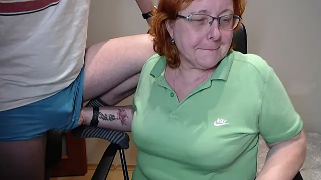 Snapshot of JoannaAndNeighbour chatting on January 2025 07:31:01 PM JoannaAndNeighbour online show from January 2025 07:31:01 PM