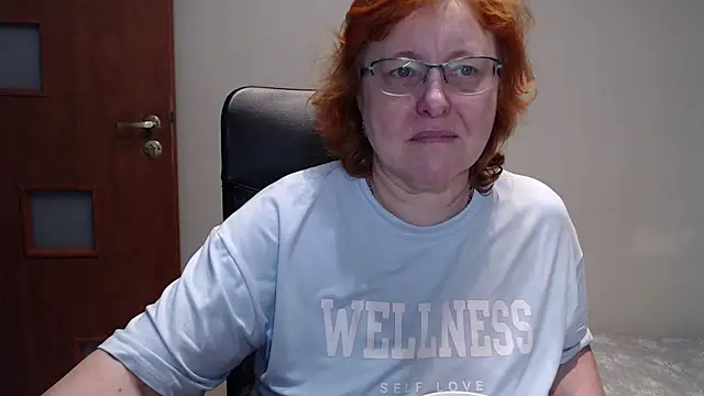 Snapshot of JoannaAndNeighbour chatting on January 2025 08:01:01 AM JoannaAndNeighbour online show from January 2025 08:01:01 AM