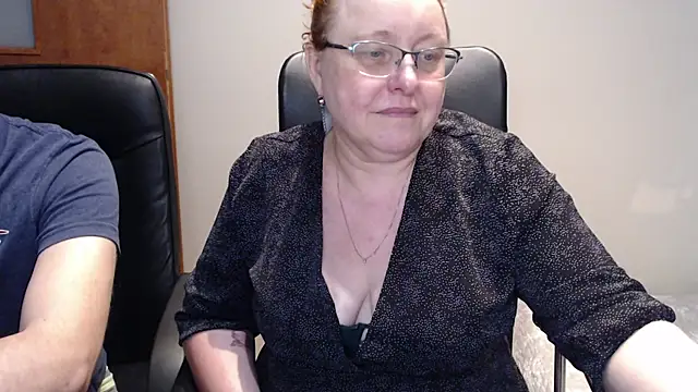 Snapshot of JoannaAndNeighbour chatting on February 2025 11:25:02 AM JoannaAndNeighbour online show from February 2025 11:25:02 AM