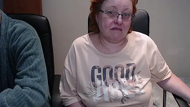 Snapshot of JoannaAndNeighbour chatting on February 2025 12:32:02 PM JoannaAndNeighbour online show from February 2025 12:32:02 PM