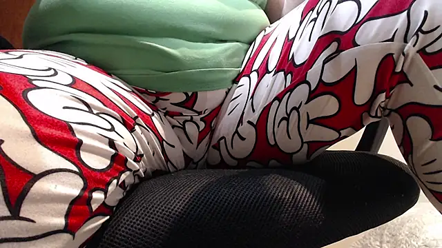 Snapshot of JoannaAndNeighbour chatting on February 2025 11:11:02 AM JoannaAndNeighbour online show from February 2025 11:11:02 AM