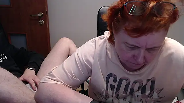 Snapshot of JoannaAndNeighbour chatting on March 2025 11:18:01 AM JoannaAndNeighbour online show from March 2025 11:18:01 AM