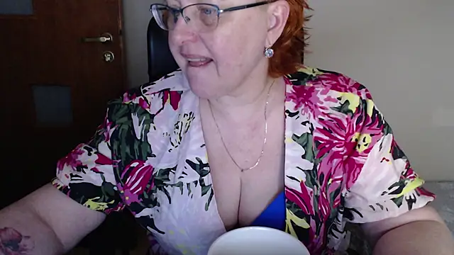 Snapshot of JoannaAndNeighbour chatting on March 2025 10:17:01 AM JoannaAndNeighbour online show from March 2025 10:17:01 AM