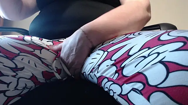 Snapshot of JoannaAndNeighbour chatting on March 2025 01:51:01 PM JoannaAndNeighbour online show from March 2025 01:51:01 PM