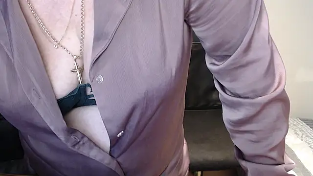 Snapshot of JoannaAndNeighbour chatting on March 2025 04:11:01 PM JoannaAndNeighbour online show from March 2025 04:11:01 PM