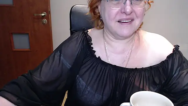 Snapshot of JoannaAndNeighbour chatting on March 2025 09:55:01 AM JoannaAndNeighbour online show from March 2025 09:55:01 AM