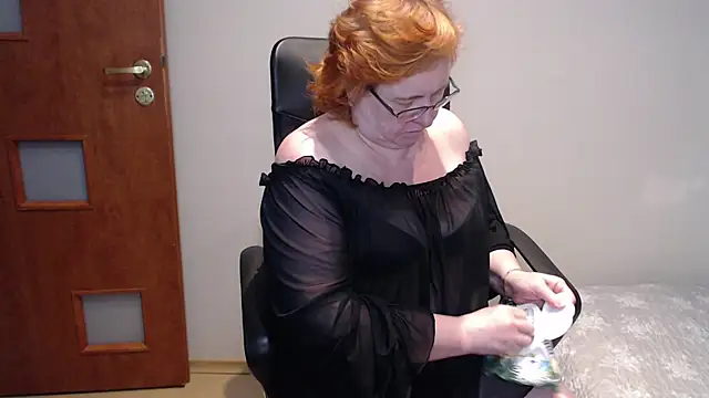 Snapshot of JoannaAndNeighbour chatting on March 2025 01:01:02 PM JoannaAndNeighbour online show from March 2025 01:01:02 PM