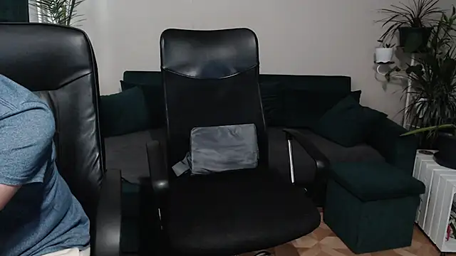 Snapshot of JoannaAndNeighbour chatting on October 2025 10:34:02 AM JoannaAndNeighbour online show from October 2025 10:34:02 AM